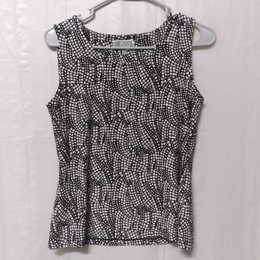 🦋 JM Collection Petite Top Black and White Abstract Sleeveless